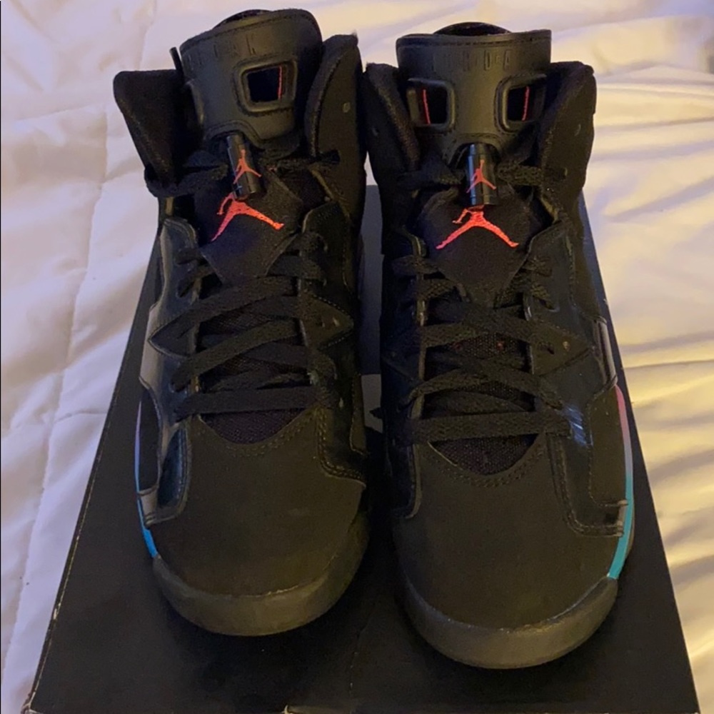 Air Jordan 6 Retro (GS) size 5.5Y
